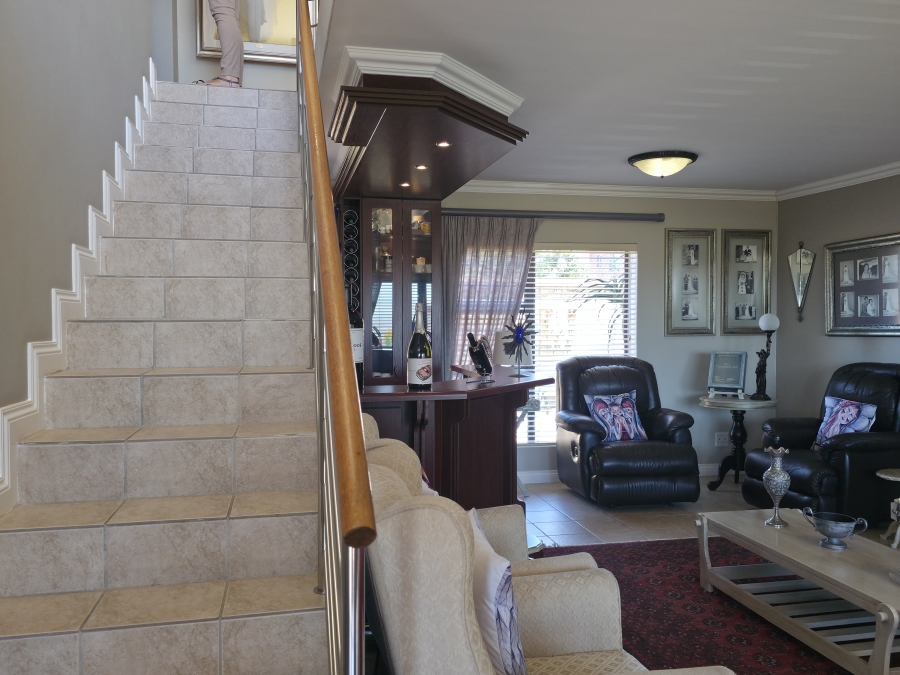 3 Bedroom Property for Sale in Wavecrest Eastern Cape